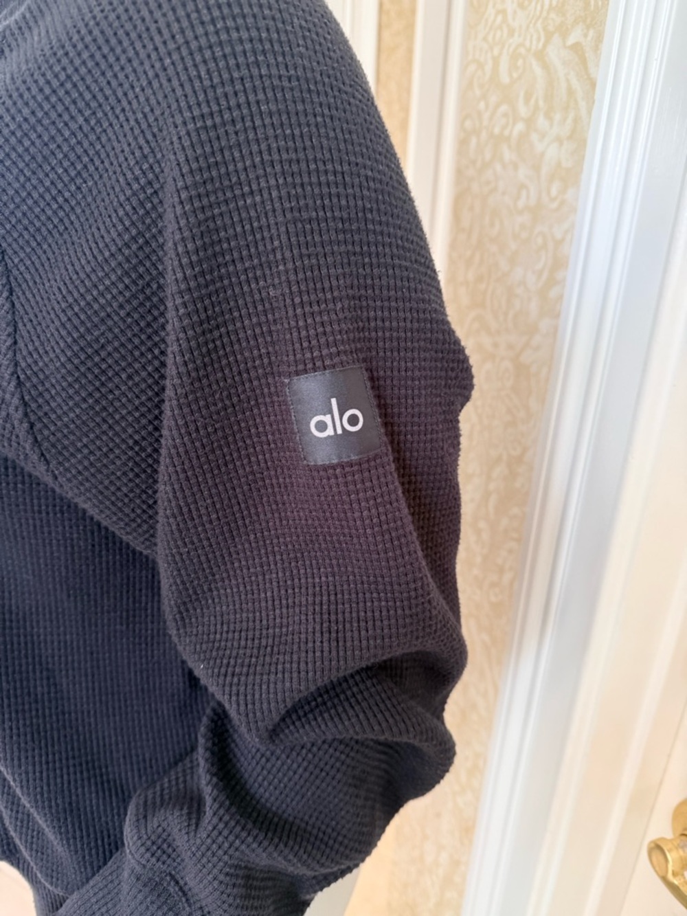 ALO waffle weekend escape mock neck long sleeve size L - Picture 9 of 9